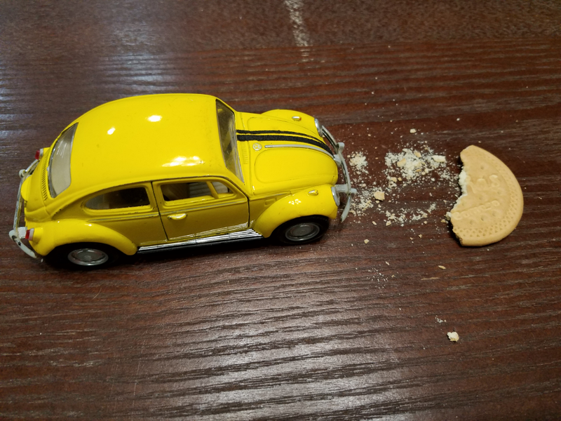 Illustration for article titled Who took the cookie from the Hot Wheels 1:18 Ferrari FF?